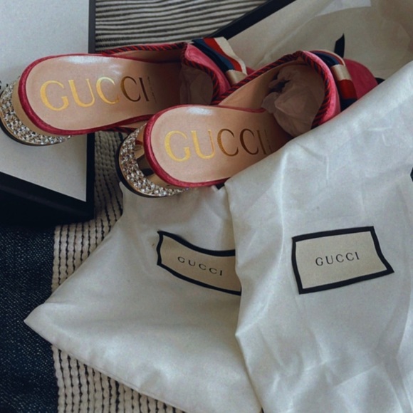 On In 15 minutes GIVVY’s all night lux or random 💕💕💕 - Picture 7 of 16